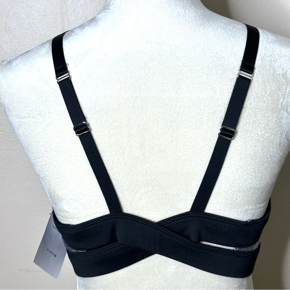 NWT Victoria Secret Sports Bra Size Large - 6349 - Picture 2 of 3